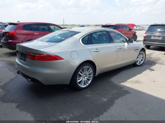 2017 JAGUAR XF SAJBK4BV7HCY46978 Photo 3