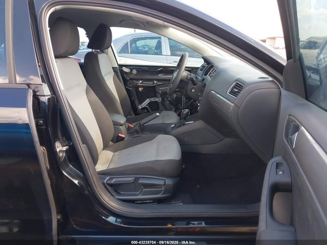 3VW2B7AJXJM212659 Volkswagen tsi