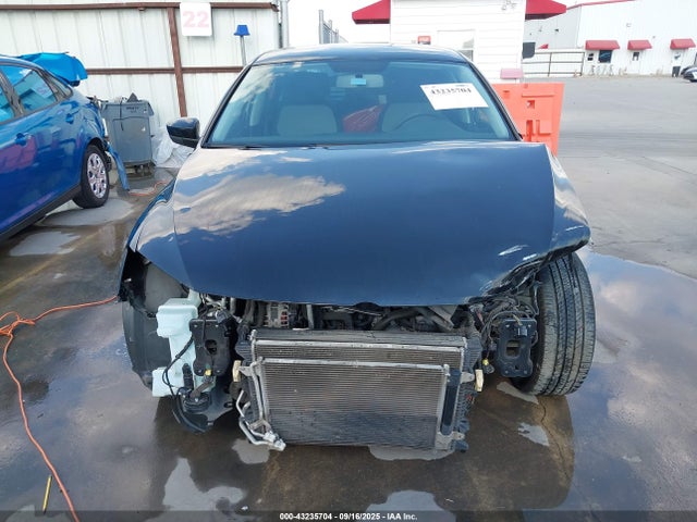 3VW2B7AJXJM212659 Volkswagen tsi