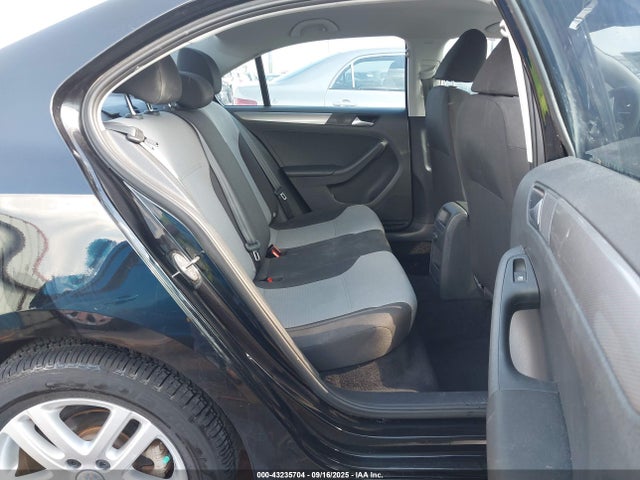 3VW2B7AJXJM212659 Volkswagen tsi