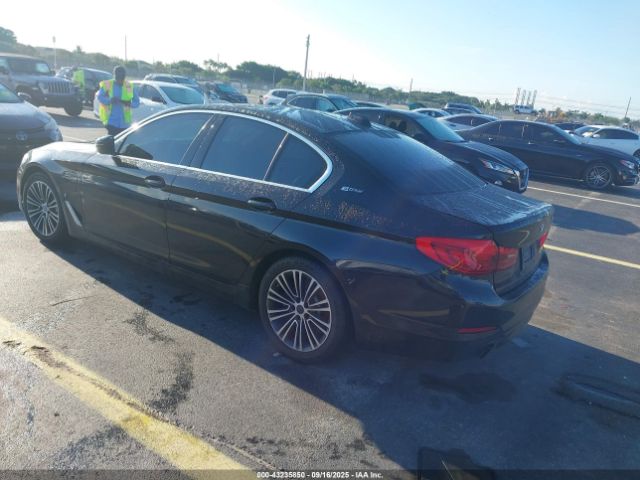 2019 BMW 530E WBAJA9C58KB398494 Photo 2