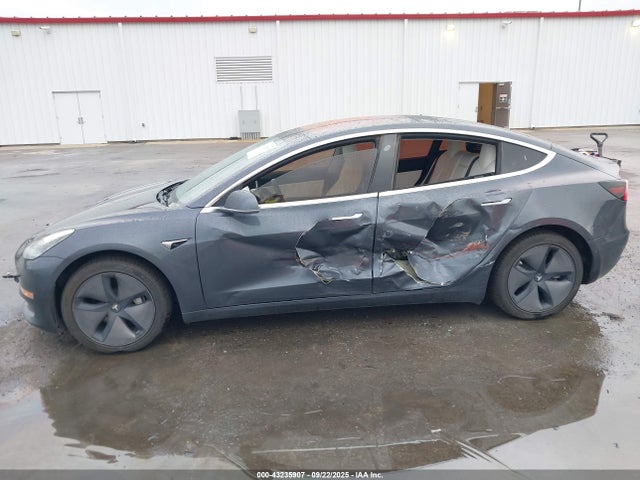 2018 TESLA MODEL 3 5YJ3E1EA3JF155604 Photo 5