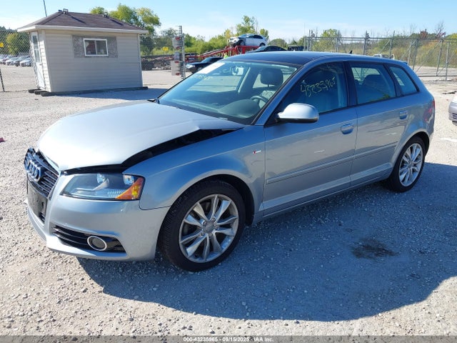 2013 AUDI A3 WAUBEAFM6DA004819 Photo 1