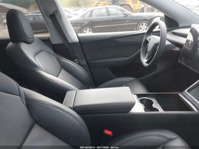 2026 TESLA MODEL Y 7SAYGDEE5TA439288 Photo 4
