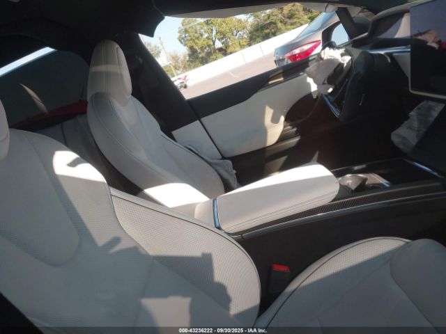 2022 TESLA MODEL X 7SAXCBE61NF331535 Photo 4