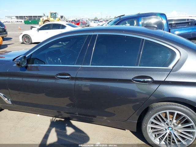 WBAJA5C36HG894672 BMW 530I
