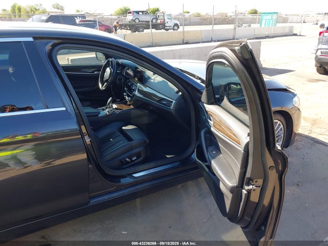 WBAJA5C36HG894672 BMW 530I