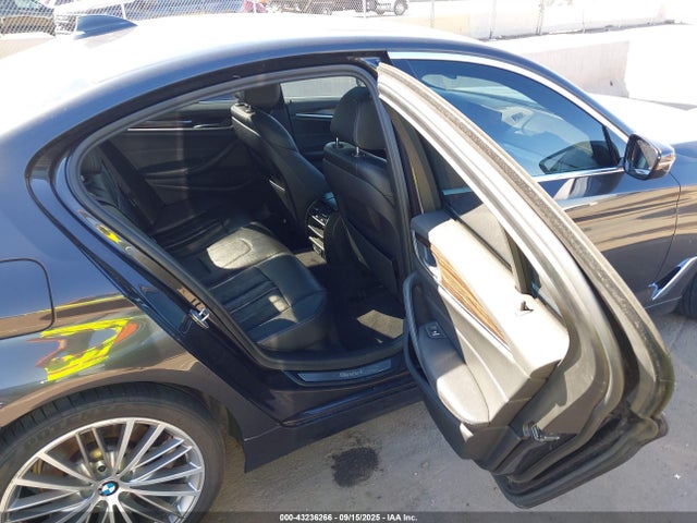 WBAJA5C36HG894672 BMW 530I