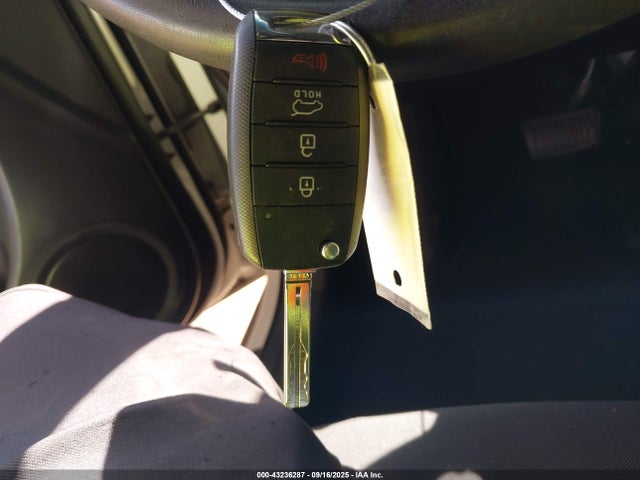 KNDJN2A25J7539031 KIA g