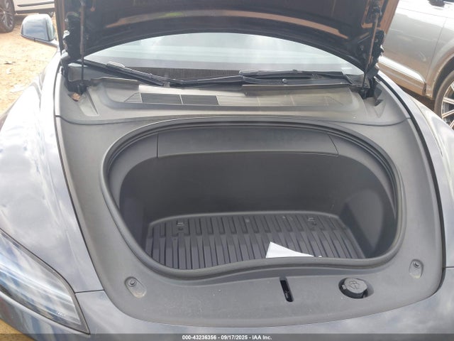 2024 TESLA MODEL 3 5YJ3E1EBXRF808725 Photo 9