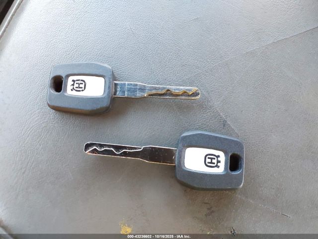 2023 HUSQVARNA VITPILEN 401/SVARTPILEN 401 MD2JUJ406PC227334 Photo 10