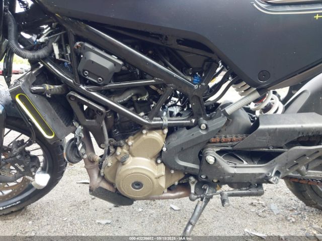 2023 HUSQVARNA VITPILEN 401/SVARTPILEN 401 MD2JUJ406PC227334 Photo 8