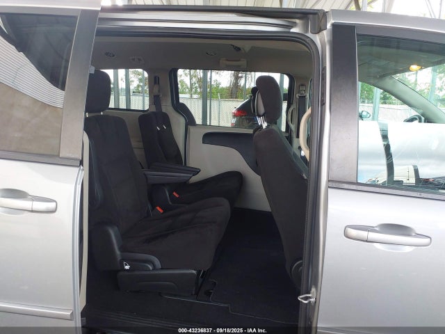 2C4RDGBG9ER323877 Dodge Grand Caravan Se