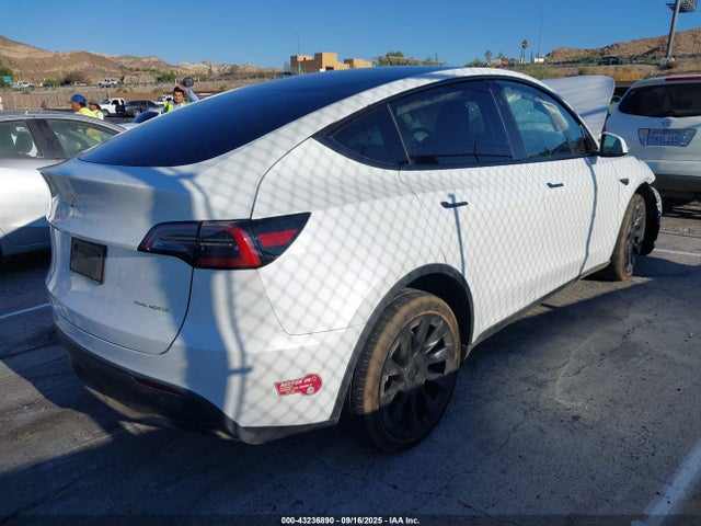 2024 TESLA MODEL Y 7SAYGDEE1RA266233 Photo 3