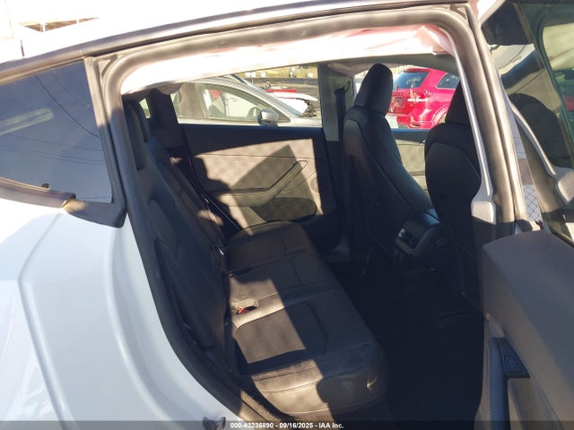2024 TESLA MODEL Y 7SAYGDEE1RA266233 Photo 7