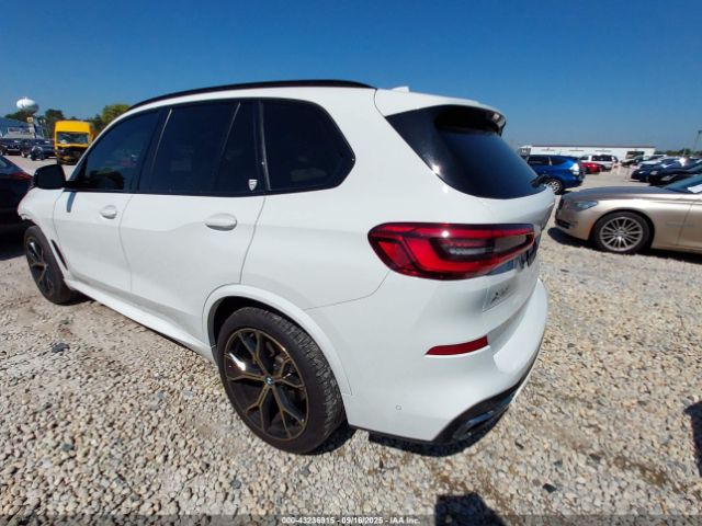 2019 BMW X5 5UXCR6C51KLL07027 Photo 2