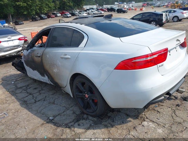 2018 JAGUAR XE SAJAJ4FX1JCP38811 Photo 2