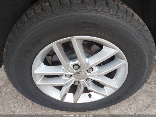 1C4RJFAGXHC913023 Jeep Grand Cherokee