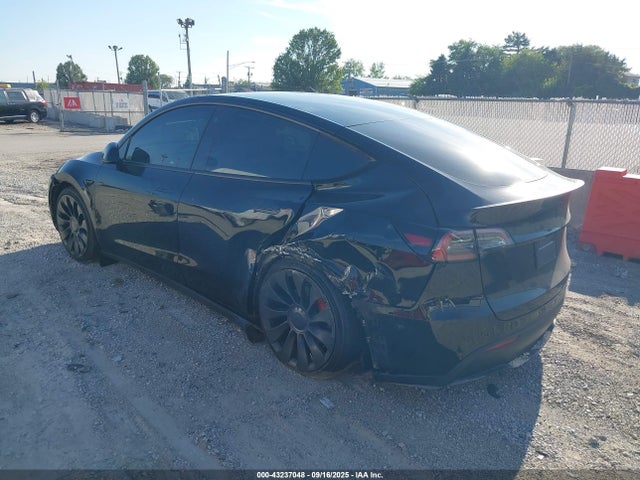 2022 TESLA MODEL Y 7SAYGDEF2NF521347 Photo 2