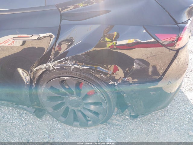 2022 TESLA MODEL Y 7SAYGDEF2NF521347 Photo 5