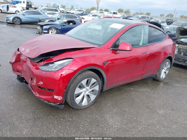 2024 TESLA MODEL Y 7SAYGDEE2RA251109 Photo 1