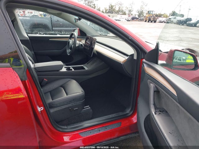 2024 TESLA MODEL Y 7SAYGDEE2RA251109 Photo 4