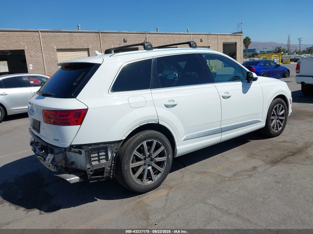 2019 AUDI Q7 WA1LAAF72KD015836 Photo 3