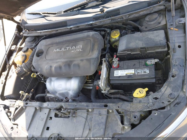 43237178 :رقم المزاد ، 1C3CCCAB8FN661880 vin ، 2015 Chrysler 200 Limited مزاد بيع