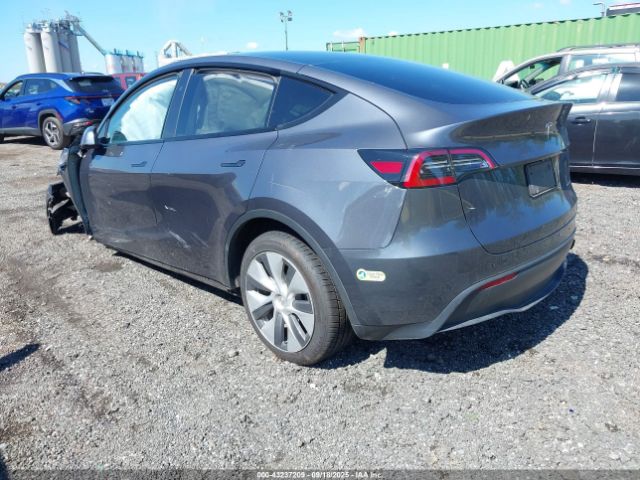 2023 TESLA MODEL Y 7SAYGDEE8PF847017 Photo 2