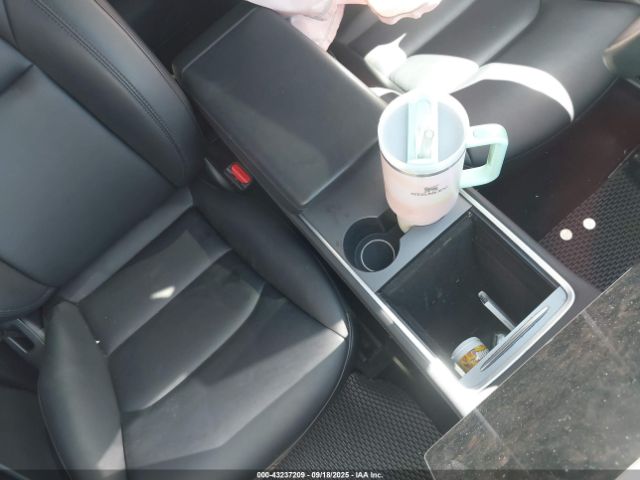 2023 TESLA MODEL Y 7SAYGDEE8PF847017 Photo 4