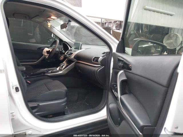 2019 MITSUBISHI ECLIPSE CROSS JA4AT4AA2KZ000584 Photo 4