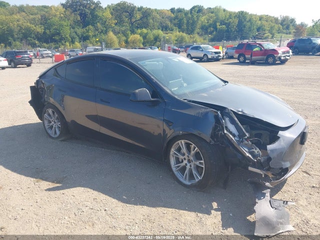 2024 TESLA MODEL Y 7SAYGDEE6RA278376 Photo 0