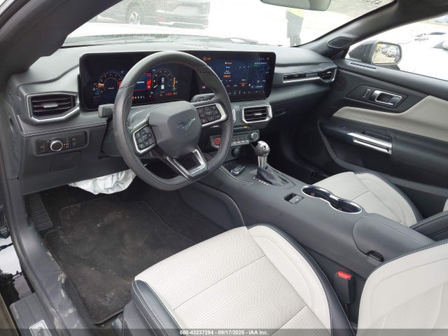 Ford 4v 2025 1FAGP8UH2S5104185 Image 18