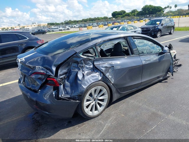 2023 TESLA MODEL 3 5YJ3E1EAXPF462938 Photo 3