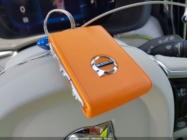 2024 VOLVO XC60 RECHARGE PLUG-IN HYBRID YV4H60DL3R1889449 Photo 10