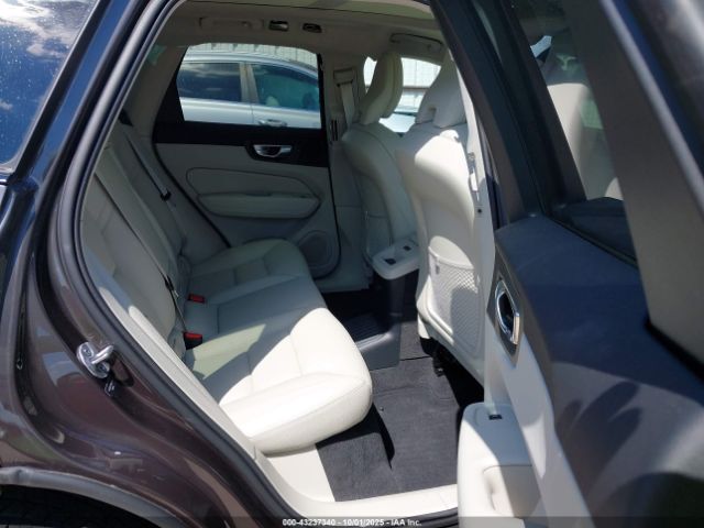 2024 VOLVO XC60 RECHARGE PLUG-IN HYBRID YV4H60DL3R1889449 Photo 7