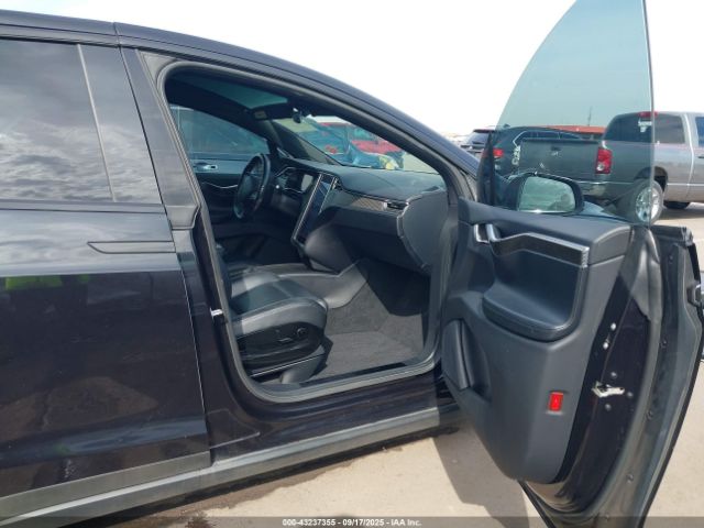 2016 TESLA MODEL X 5YJXCBE2XGF005522 Photo 4