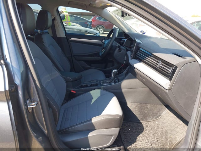 Продажа на аукционе авто 2025 Volkswagen Jetta 1.5t Se, vin: 3VW7X7BU0SM056228, номер лота: 43237454