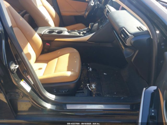 2017 LEXUS IS 300 JTHCM1D25H5017084 Photo 4