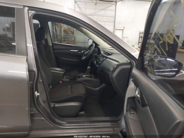 2017 NISSAN ROGUE 5N1AT2MT3HC835950 Photo 4