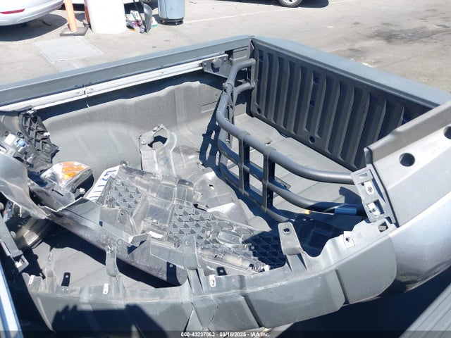 Nissan 2019 2019 1N6AD0ER2KN875731 Image 12