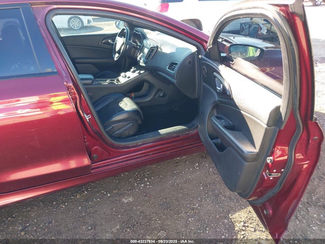 Продаж на аукціоні авто 2015 Chrysler 200 S, vin: 1C3CCCDG0FN718144, номер лоту: 43237934