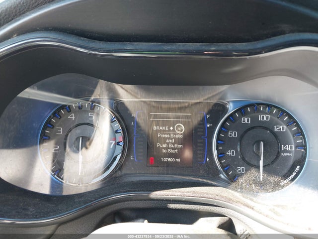 Продаж на аукціоні авто 2015 Chrysler 200 S, vin: 1C3CCCDG0FN718144, номер лоту: 43237934