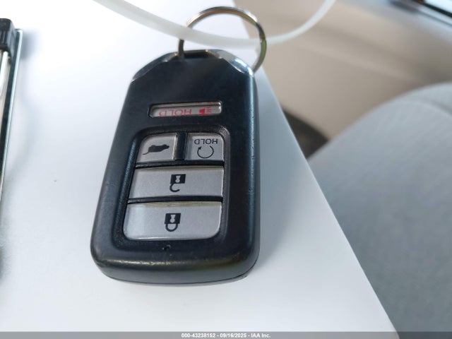 Honda j35y6 2017 5FNYF5H32HB030661 Image 11