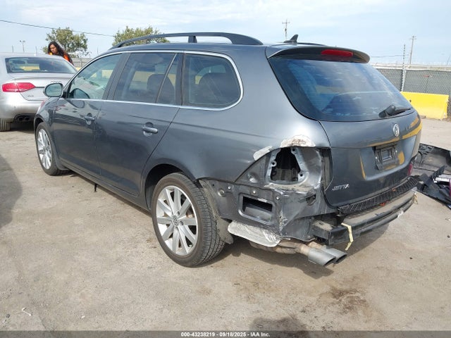 Volkswagen 2014 2014 3VWPL7AJ8EM620733 Image 3