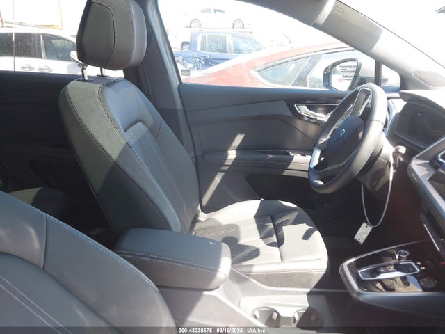 2025 AUDI Q4 E-TRON WA1KUBFZ1SP071727 Photo 4