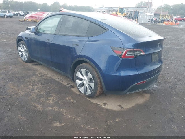 2023 TESLA MODEL Y 7SAYGAEE6PF904975 Photo 2