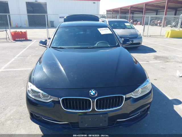 WBA8B9G58JNV00606 BMW 2018