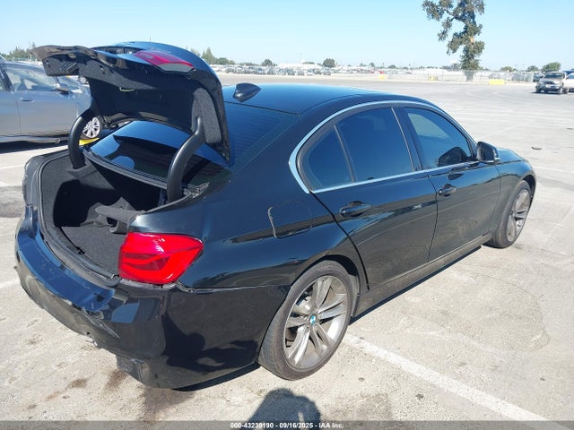 WBA8B9G58JNV00606 BMW 2018