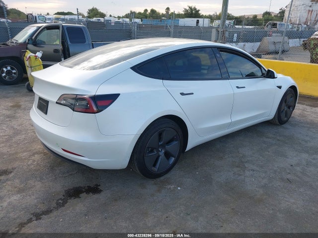 2023 TESLA MODEL 3 5YJ3E1EA7PF563600 Photo 3